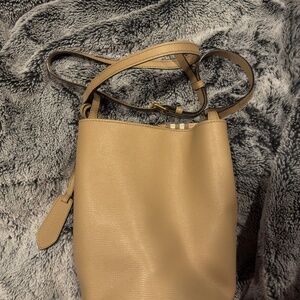 Authentic Burberry bucket bag , Lorne Camel